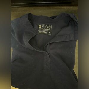 women’s figs scrub top